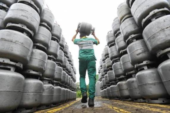Já tinha elevado o preço 

do gás para uso industrial e comercial