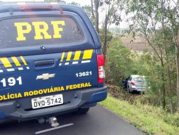 Carro roubado e posteriormente clonado é recuperado pela PRF na BR 101 em Tubarão - foto 3