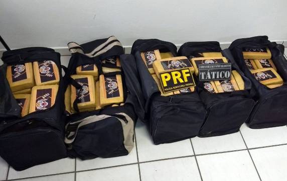 Ação conjunta entre PRF, Polícia Civil, Receita e PM apreende 156 kg de cocaína na BR 101 em Joinville - foto 4
