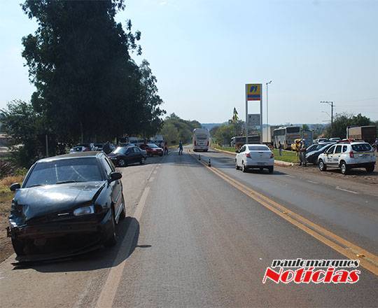 Colisão envolve dois
automóveis na BR 472 em Boa Vista do Buricá - foto 4