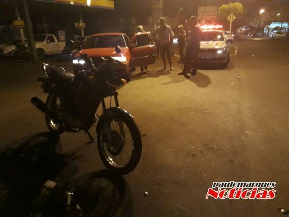Acidente envolve carro e moto no centro de Três de Maio - foto 5