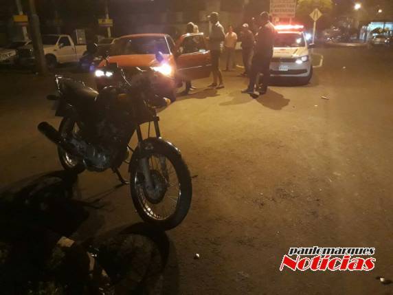 Acidente envolve carro e moto no centro de Três de Maio - foto 4