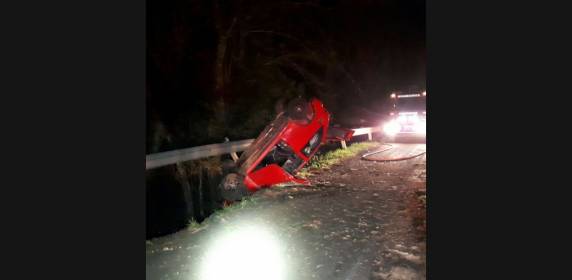 Colisão seguida de capotamento envolve dois motoristas alcoolizados na BR-282 - foto 4
