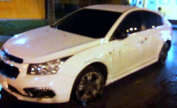 PRF prende assaltante, apreende arma e recupera carro roubado na BR 101 em São José - foto 2
