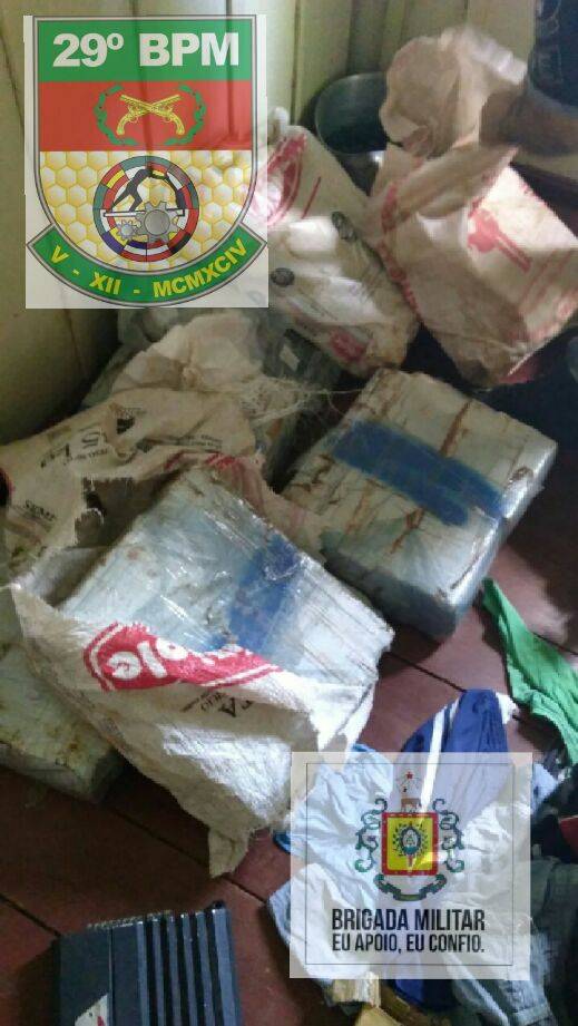 Prisão com apreensão de carregamento de maconha em Ijuí - foto 4