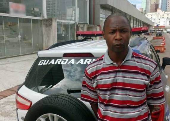 O homem 

estava com mandado de prisão ativo da cidade de Novo Hamburgo/RS em seu desfavor