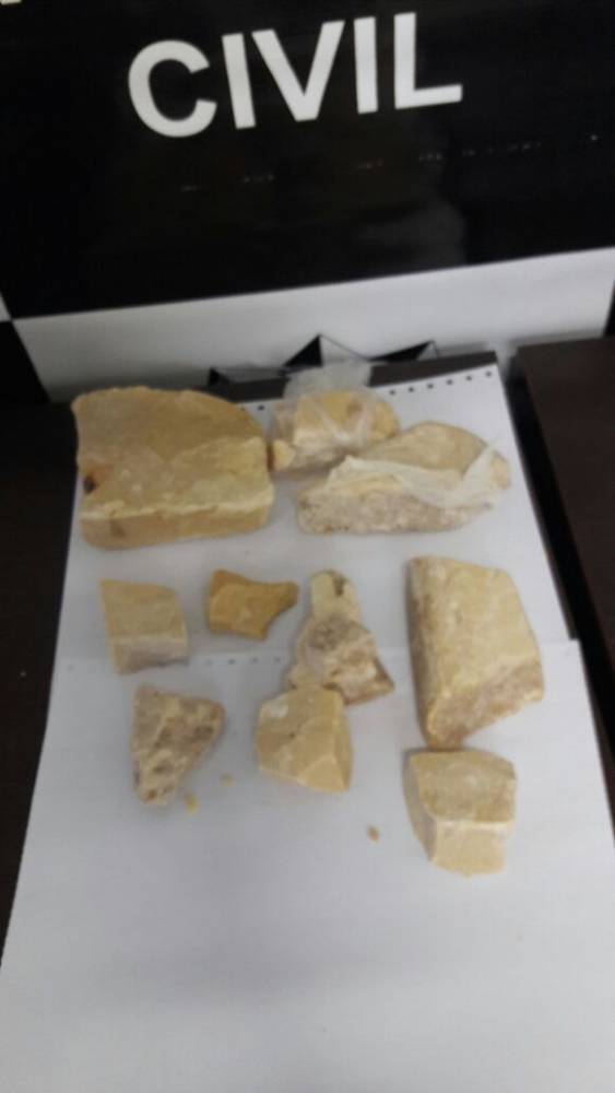 Mulher é presa na Estação Rodoviária de Carazinho com mais de 1kg de crack - foto 3