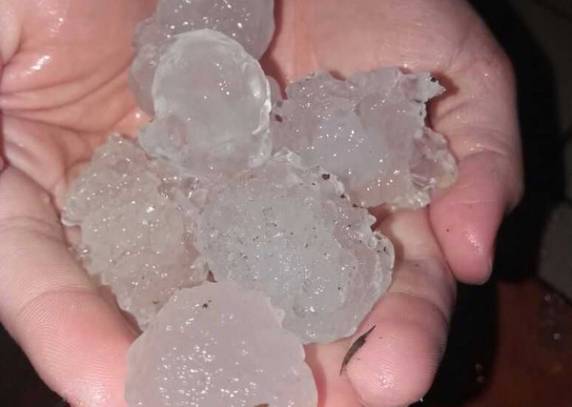 Lagoa Vermelha teve quase todos os bairros afetados na noite de sábado (19), segundo Bombeiros. Havia alerta meteorológico para o mau tempo no 

estado