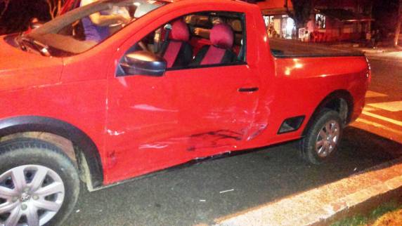 Acidente com danos materiais na esquina da Balduíno Schneider com a
João XXIII, em Horizontina - foto 2