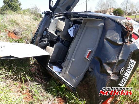 Capotamento deixa um homem ferido no bairro Cohab em Três de Maio - foto 7