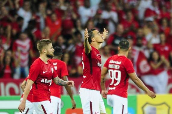 Damião (dois) e Klaus marcaram os 

gols colorados