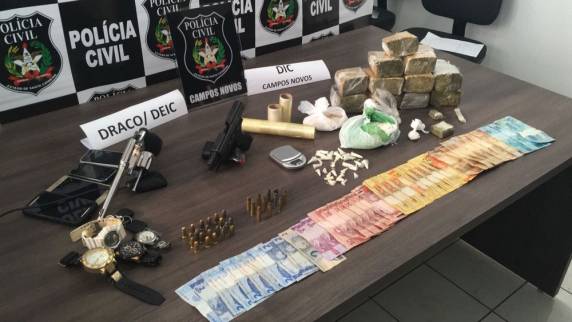 Segundo Polícia Civil, grupo saiu de 

Palhoça para Campos Novos. Todos foram presos em flagrante