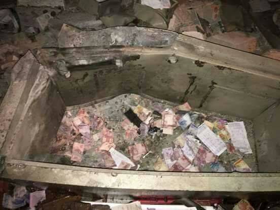 Criminosos explodem agência bancária em Amaral Ferrador - foto 2