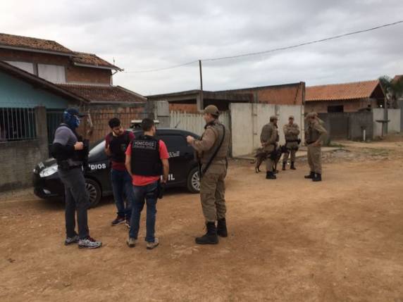 Preso confessa ter matado PM em
Joinville a mando de grupo criminoso, diz polícia - foto 3