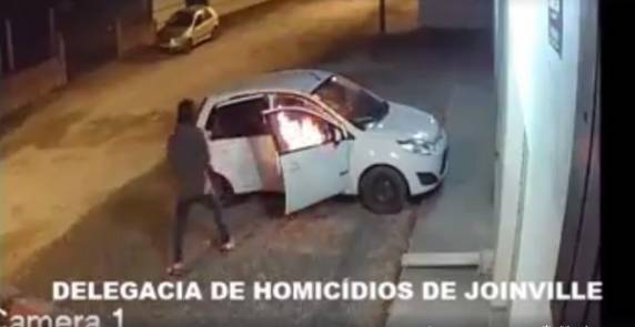 Outras três pessoas foram presas - uma mulher que 

teria ajudado os suspeitos na fuga e dois homens em flagrante durante operação decorrente das investigações