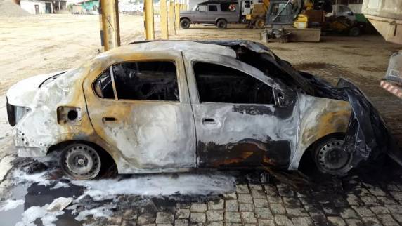 Foram disparados tiros contra a guarita da 

polícia no Centro Administrativo do Estado, na capital; IGP de Balneário Camboriú foi atingido por coquetel molotov. Não há relatos sobre feridos