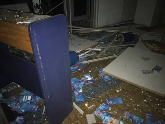 Criminosos explodem agência bancária em David Canabarro - foto 2
