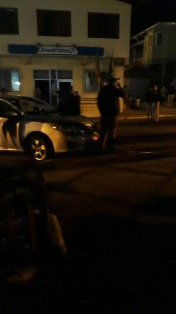Criminosos explodem agência bancária em David Canabarro - foto 5