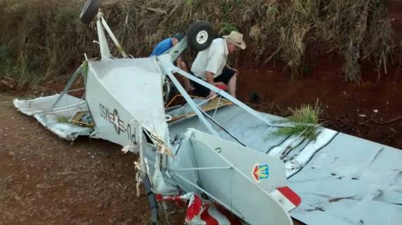 Piloto do ultraleve sofreu fratura em 

uma das pernas e passou por cirurgia. Ele estava sozinho na aeronave experimental