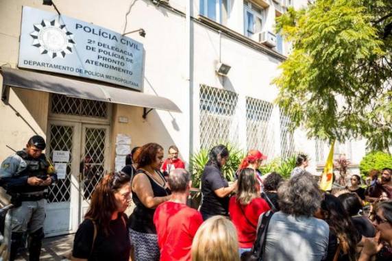 Primeira parcela do salário de 

agosto, paga na última quinta-feira, chegou a R$ 350, o menor valor inicial desde que o início do parcelamento