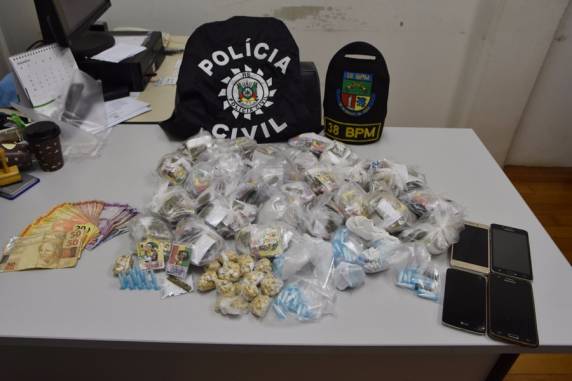 Quatro jovens foram detidos pela BM e autuados em flagrante na DPPA de 

Soledade