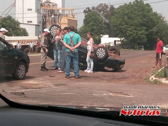 Veículo capota após colisão na RS 344 em Santa Rosa - foto 5