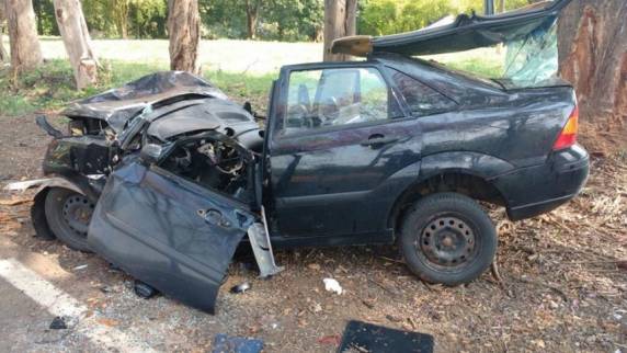 Motorista fica ferido após colidir carro em árvore no trecho Não-Me-Toque/Carazinho - foto 3