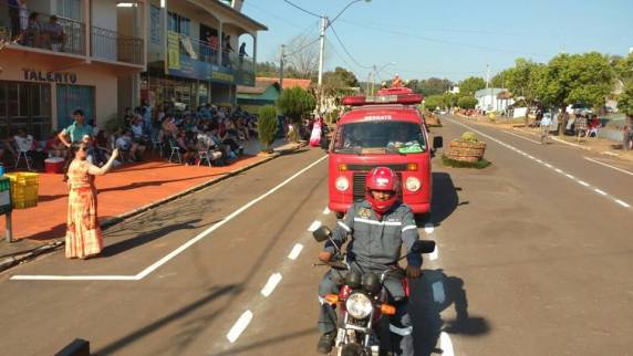 Bombeiros participam de Desfile Cívico em São José do Inhacorá - foto 3