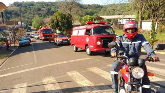 Bombeiros participam de Desfile Cívico em São José do Inhacorá - foto 4