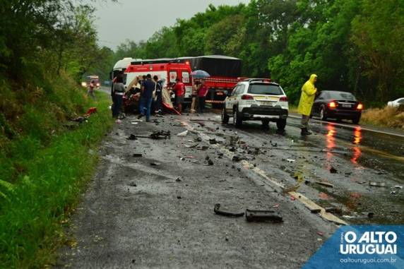 Grave acidente deixa quatro vítimas em Frederico Westphalen - foto 2