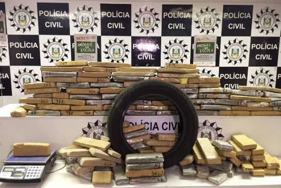 Polícia desarticula
esquema que transportava drogas dentro de pneus do Paraná para o RS - foto 3
