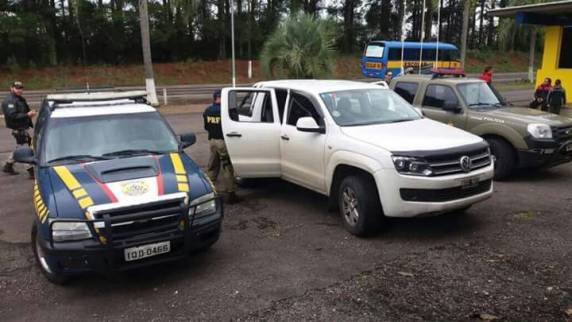 Um total de 17 galos e acessórios utilizados para rinha foram apreendidos 

em uma camioneta argentina na manhã desta sexta-feira em Santiago