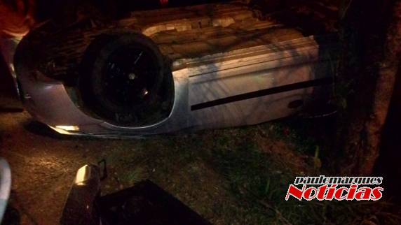 Jovem fica ferido depois de capotar o veículo que conduzia
na RS 307 em Santa Rosa - foto 3