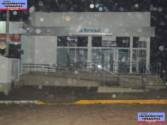 Criminosos explodem agência bancária em Tabaí - foto 2
