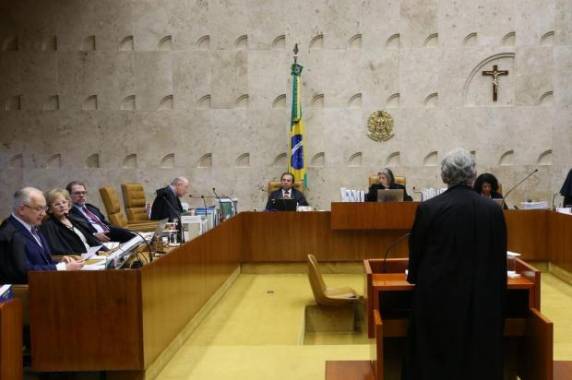 Presidente foi denunciado por obstrução da Justiça e organização criminosa