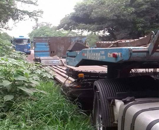 Acidente envolve carro e carreta no trevo do porco em Santa Rosa - foto 4