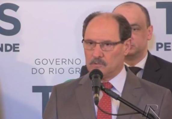 Pronunciamento ocorreu na manhã desta segunda-feira (25) ao lado do núcleo de governo