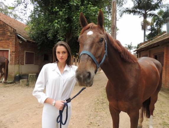 Ela era conhecida como a musa do hipismo no Rio Grande do Sul. Corpo foi velado na manhã desta segunda-feira (2) e sepultado durante a 

tarde no Cemitério da Santa Casa de Misericórdia da capital