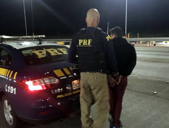 PRF apreende 2 mil comprimidos de ecstasy na BR 101 em Palhoça - foto 2