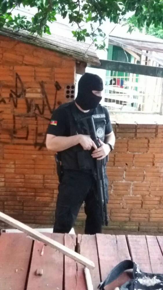 Quatro pessoas presas pela Operação Tersus na manhã desta sexta-feira, em Santo Ângelo - foto 3