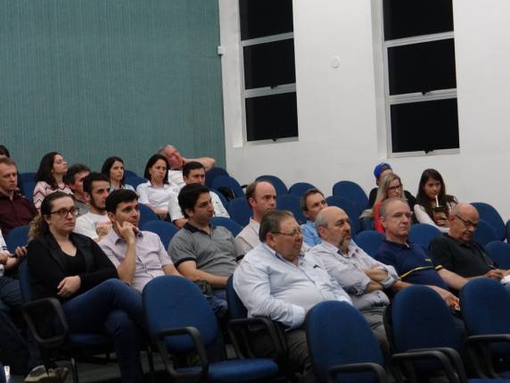 FAHOR apresenta
diagnóstico sobre Horizontina no Painel Cenários e Tendências - foto 3