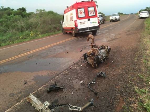 Motorista sai ilesa ao colidir veículo contra pedras na RS 218, em Santo Ângelo - foto 2