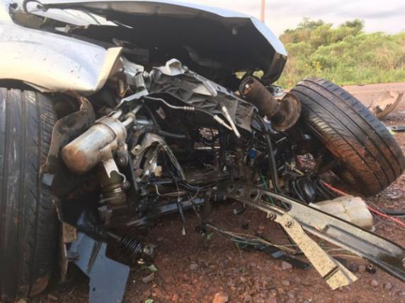 Motorista sai ilesa ao colidir veículo contra pedras na RS 218, em Santo Ângelo - foto 3