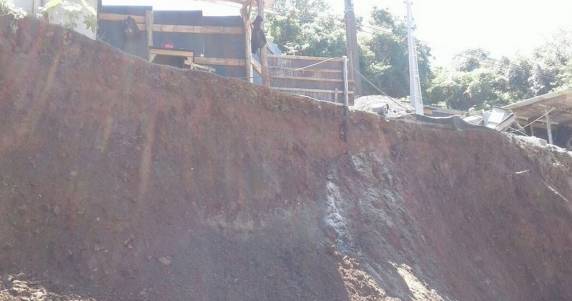 Ele foi levado ao hospital em estado grave, segundo o Corpo de Bombeiros