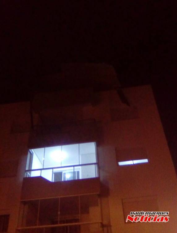 Ventos de forte intensidade provocam destelhamento e queda de cabo de energia, em Três de Maio - foto 2