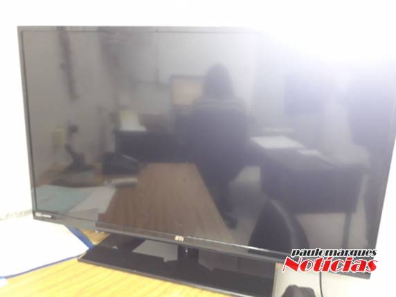 Brigada Militar prende
elemento com TV furtada em Três de Maio - foto 3