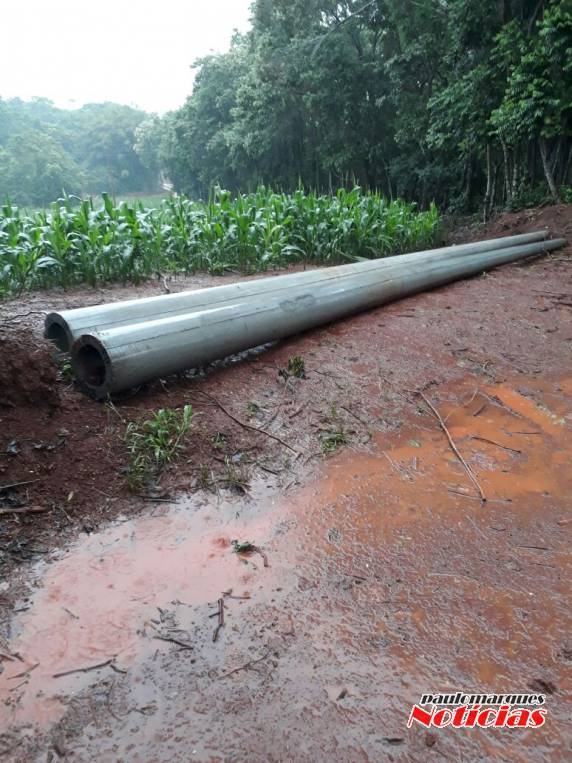 Queda de poste deixa consumidores da RGE sem
energia elétrica no interior de Três de Maio - foto 5