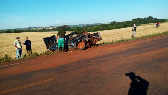 Veículo incendeia depois de uma colisão na RS 342 em
Horizontina - foto 5