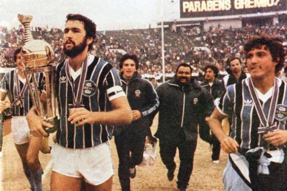 Entidade reconheceu a 

equivalência da Copa Intercontinental, disputada de 1960 a 2004, como um Mundial de Clubes