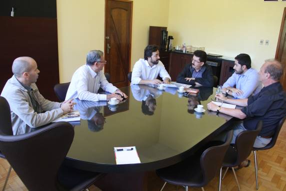 Executivos da Lactalis se
reúnem com o Prefeito - foto 2